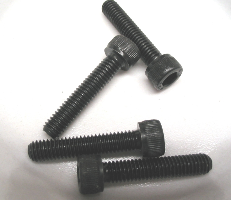 01_m6_steel_screws